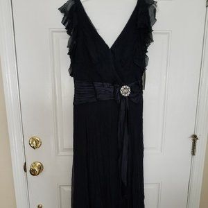 TADASHI MONTHER-OF-THE BRIDE CHIFFON GOWN / EVENING DRESS